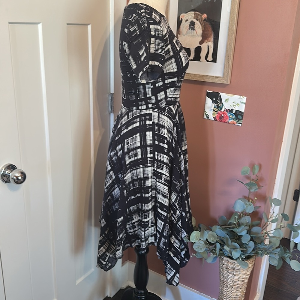 Anthropologie Corey Lynn Calter paint strokes pattern 2 black white lined dress - Picture 8 of 15